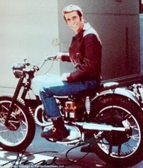 The motorbike that helped establish TV character The Fonz as the king of cool is expected to fetch £100,000 at auction